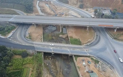 Nút giao IC19 kết nối cao tốc Nội Bài - Lào Cai với quốc lộ 4E dần hoàn thiện