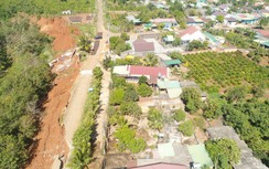 Gia Lai: Thấp thỏm bên mép vực sạt lở