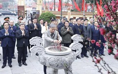 Tổng Bí thư Tô Lâm dâng hương tưởng niệm các đồng chí lãnh đạo tiền bối