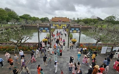 Đại nội Huế đón hàng nghìn du khách tham quan miễn phí ngày đầu năm