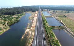 Quảng Ngãi đẩy nhanh đầu tư mở rộng quốc lộ 24B, hoàn thiện trục đường ven biển