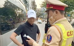 Hà Nội: Liên tiếp phát hiện tài xế taxi công nghệ và xe khách vi phạm nồng độ cồn