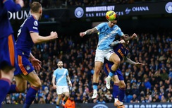 Đánh bại Newcastle, Man City rút ngắn cách biệt với Arsenal