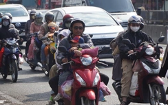 Người dân đổ về TP.HCM sau kỳ nghỉ Tết, cửa ngõ đông đúc chiều mùng 5