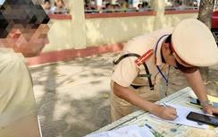 Xe 28 chỗ chở quá 3 người, doanh nghiệp và tài xế xe khách bị phạt 7,5 triệu đồng