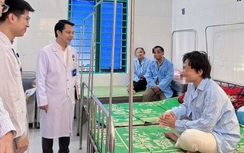 Chuyện ít biết về những "chiến sĩ áo trắng" thầm lặng nơi bệnh viện tâm thần