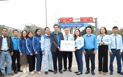 Xuân về trên những công trình: Công đoàn Xây dựng Việt Nam sẻ chia cùng người lao động