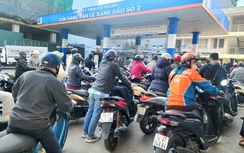 Giá xăng giảm gần 4.000 đồng/lít, dầu giảm gần 8.000 đồng