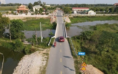 Đường rộng, cầu hẹp tạo "nút cổ chai" gây nguy cơ mất an toàn giao thông ở Hà Tĩnh