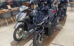 Xe máy điện hút khách, giá xe xăng Honda tăng hay giảm?