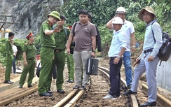 Công an vào cuộc vụ đá lăn làm gãy đường ray qua đèo Hải Vân