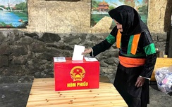 Những hòm phiếu lưu động trên cao nguyên đá Tuyên Quang