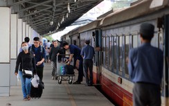Nhu cầu du lịch tăng cao, đường sắt bổ sung tàu Hà Nội - Đà Nẵng