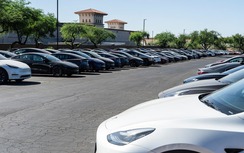 Mỹ đề xuất thu phí xe điện để bảo trì đường cao tốc