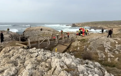 Sập cầu đi bộ ở miền Bắc Tây Ban Nha, 5 người thiệt mạng