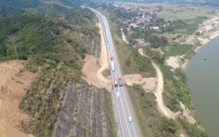 Tăng cường giải pháp bảo đảm ATGT khi mở rộng cao tốc Nội Bài - Lào Cai