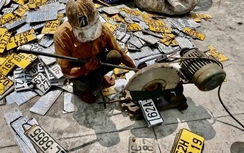 Tây Ninh tiêu hủy gần 71.000 phôi đăng ký xe, hơn 3.000 bộ biển số thu hồi