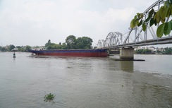 Sà lan va chạm cầu Ghềnh ở Đồng Nai: Tạm phong tỏa hiện trường, xác minh nguyên nhân