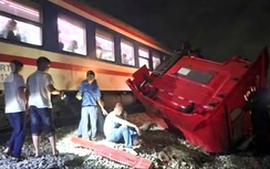 Khởi tố vụ án xe đầu kéo vượt gác chắn gây tai nạn tàu hỏa ở Quảng Ngãi