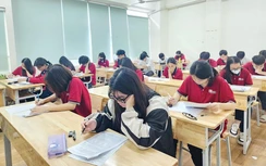 Học sinh lớp 11, 12 Hà Nội làm khảo sát theo định dạng thi tốt nghiệp mới