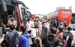 Giá xăng dầu lập “đỉnh”, doanh nghiệp vận tải rục rịch tăng giá vé