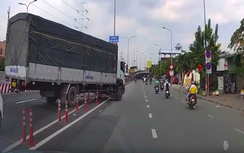 TP.HCM: Từ clip trên MXH, xử phạt tài xế xe tải băng qua dải cọc tiêu trên đường Đỗ Mười