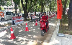 Sôi động đường lái thử xe máy điện tại Festival Tân sinh viên chuyển đổi xanh