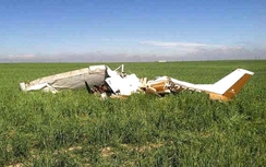 Máy bay rơi vì phi công chụp ảnh "tự sướng"