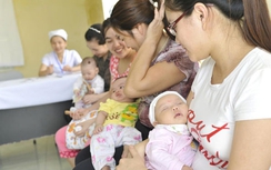 Nhộn nhịp tiêm vaccine miễn phí