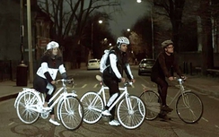 Kỳ lạ xe đạp tự phát sáng ban đêm, giảm TNGT