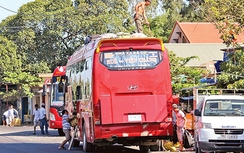 Bát nháo xe khách tuyến Lào - Việt