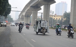 Nghênh ngang xe ba bánh giữa Thủ đô Hà Nội