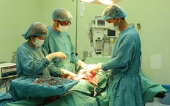 Phẫu thuật thành công u nang buồng trứng “khủng”