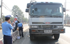 Hàng loạt xe ben quá tải “sa lưới” ở Đồng Nai