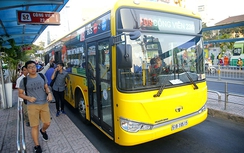 Xe buýt “5 sao” ở TP.HCM có gì khác?