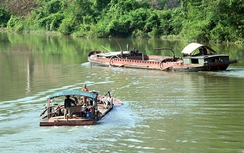 “Cát tặc” lộng hành, sông Lam kêu cứu