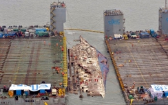 Hàn Quốc vớt phà Sewol sau 3 năm chìm dưới đáy biển