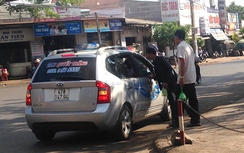 Taxi trá hình đại náo Đắk Lắk