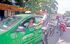 Có hay không bất bình đẳng giữa taxi và Uber, Grab?