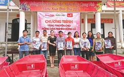 Home Credit đến với đồng bào nghèo Bình Thuận, Hà Tĩnh