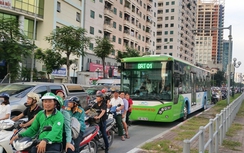 Nhan nhản lấn làn buýt nhanh BRT, CSGT nói gì?