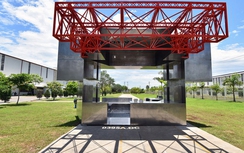 Nghệ thuật đương đại loay hoay bán vé