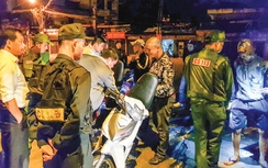 Trắng đêm Cảnh sát hình sự Hà Nội kiểm soát hành chính