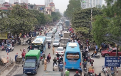 Cám cảnh ùn tắc đường 70 Hà Nội