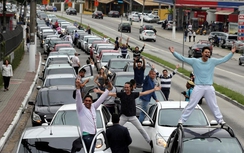 Hàng trăm tài xế Uber biểu tình tại Brasil