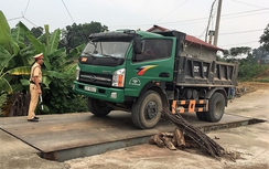 Phú Thọ: Duy trì trạm cân 24/24h, xe quá tải hết lộng hành