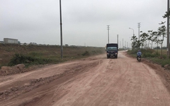 Đường gom cao tốc Hà Nội - Bắc Giang xuống cấp trầm trọng
