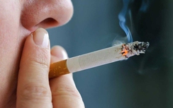 Hút thuốc lá làm giảm thị lực, đục thủy tinh thể