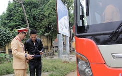 Lào Cai: Tuần tra cơ động xử nghiêm xe khách