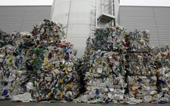 Thủ tướng Anh quyết dẹp hết rác thải nilon trong 25 năm tới